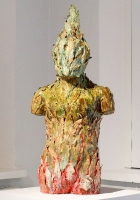 ”Olento” keramiikka, 2024. Koko n 110 x 45 cm.