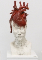 ”Pyhä sydän” keramiikka, 2025. Koko n. 55 x 25 cm.